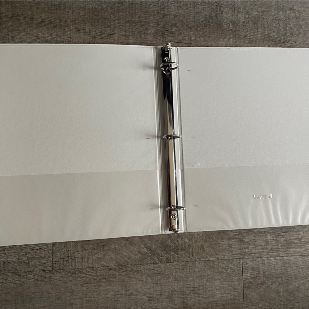 White Binder - Picture 3 of 4